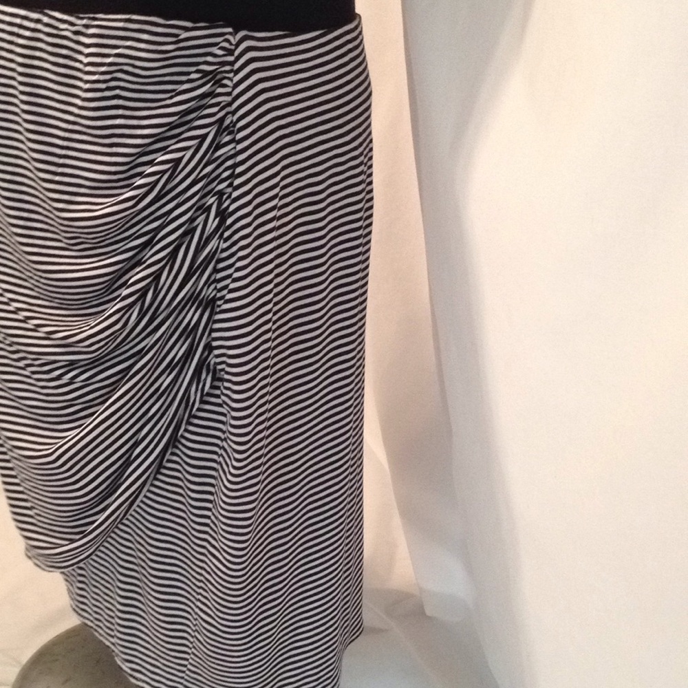 Printed Strip Mini Skirt - Picture 3 of 8